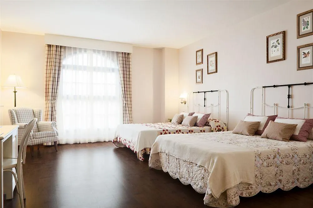 Portaventura Hotel Roulette - Includes Unlimited Access To Portaventura Park & 1 Access To Ferrari Land Salou